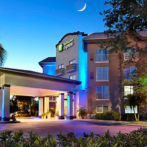 Holiday Inn Express & Suites Naples Downtown - 5Th Avenue, An Ihg Hotel